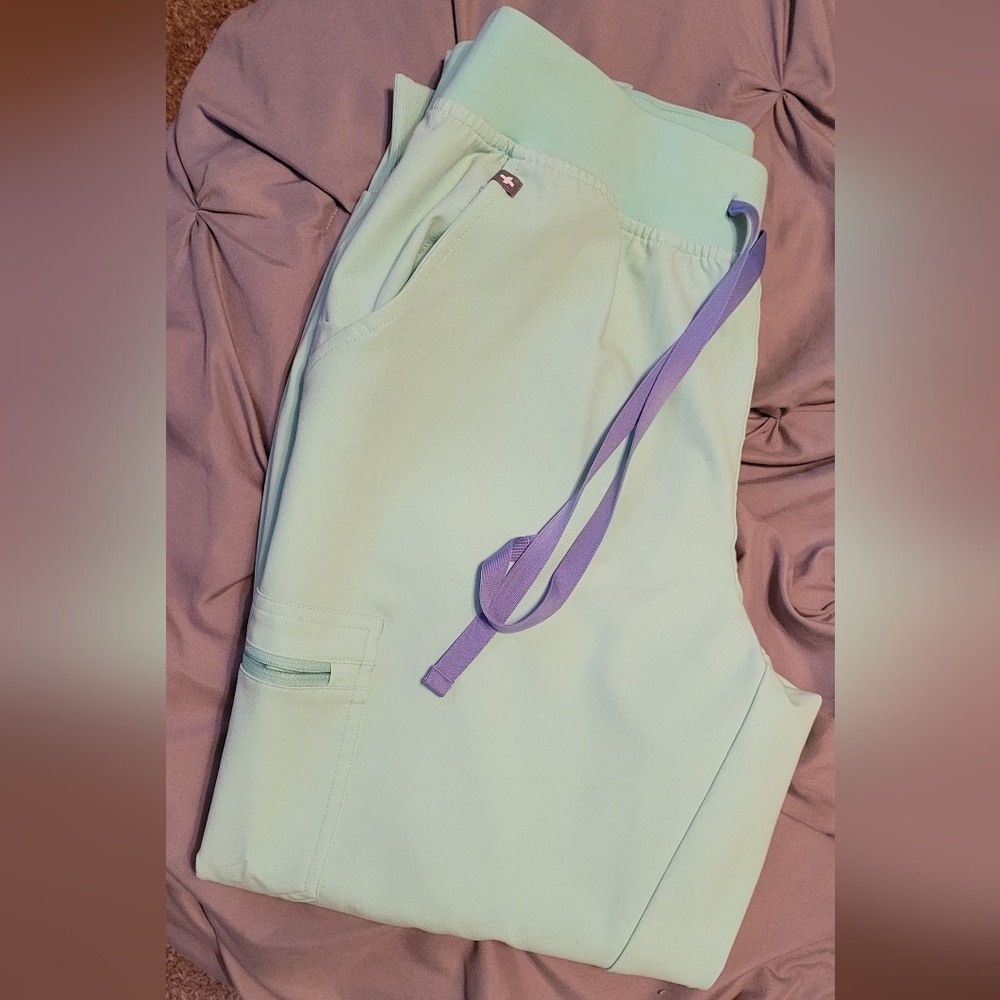NWOT Figs Mariner Zamora Jogger Pants